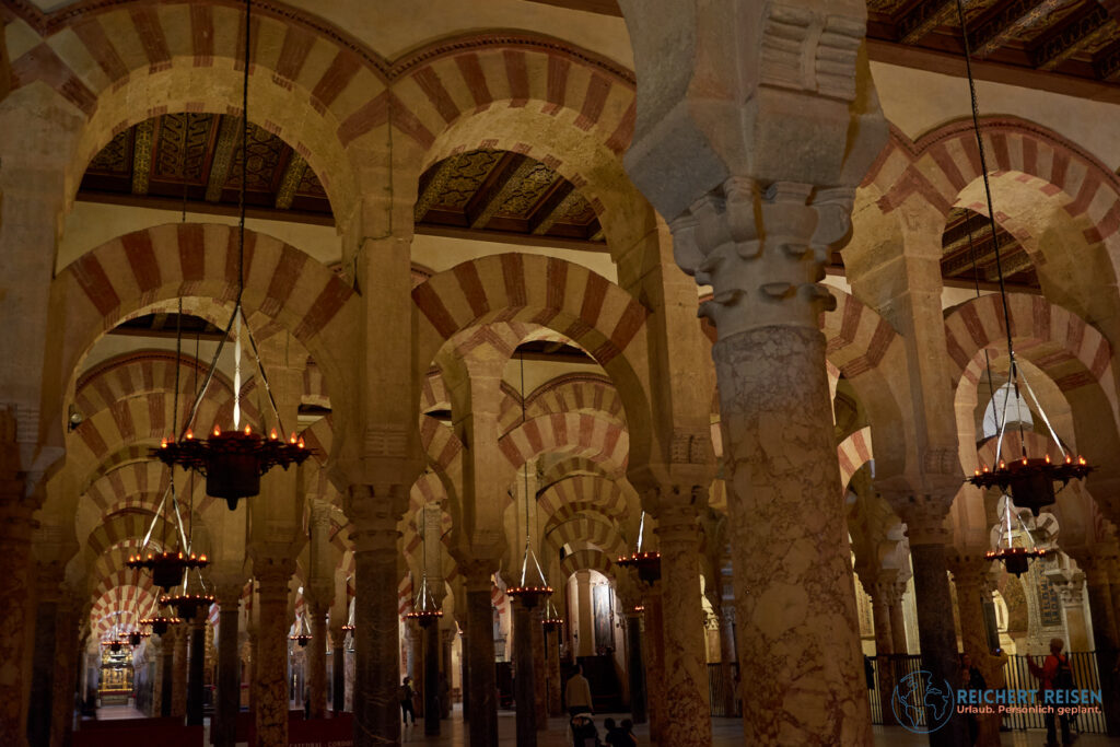 Hufeisenbögen in der Mezquita-Kathedrale Córdoba