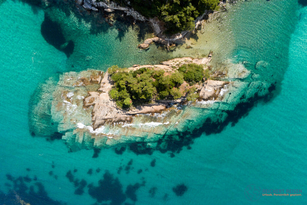 Kleine Insel bei Makryammos
